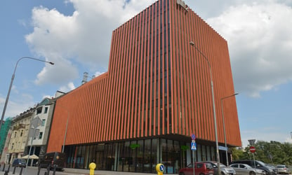 Komandorska 12 office building