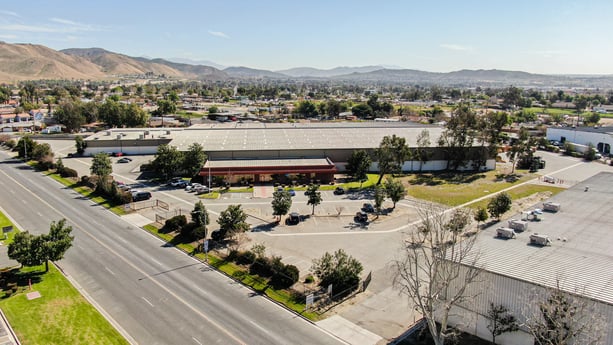 Avison Young brokers $19.8 million acquisition of a 139,000-sf industrial building in Jurupa Valley, CA
