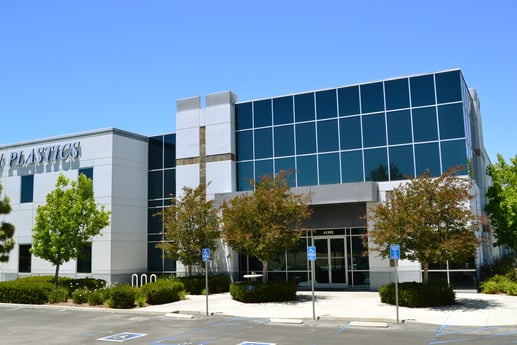 Avison Young brokers $7.4-million sale
of a 60,000-sf industrial building in Temecula, CA