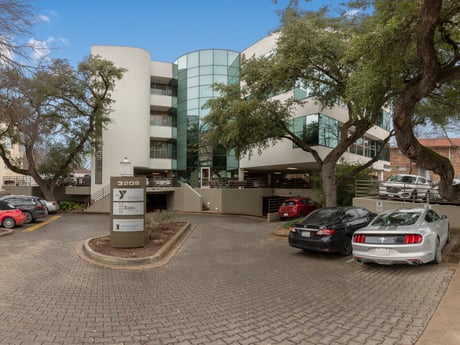 Avison Young brokers sale of 3208 Red River Street in Austin, TX