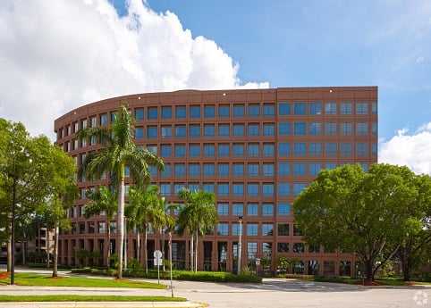 Avison Young negotiates new 53,119 SF lease for Sandals Resorts affiliate Unique Vacations in Miami