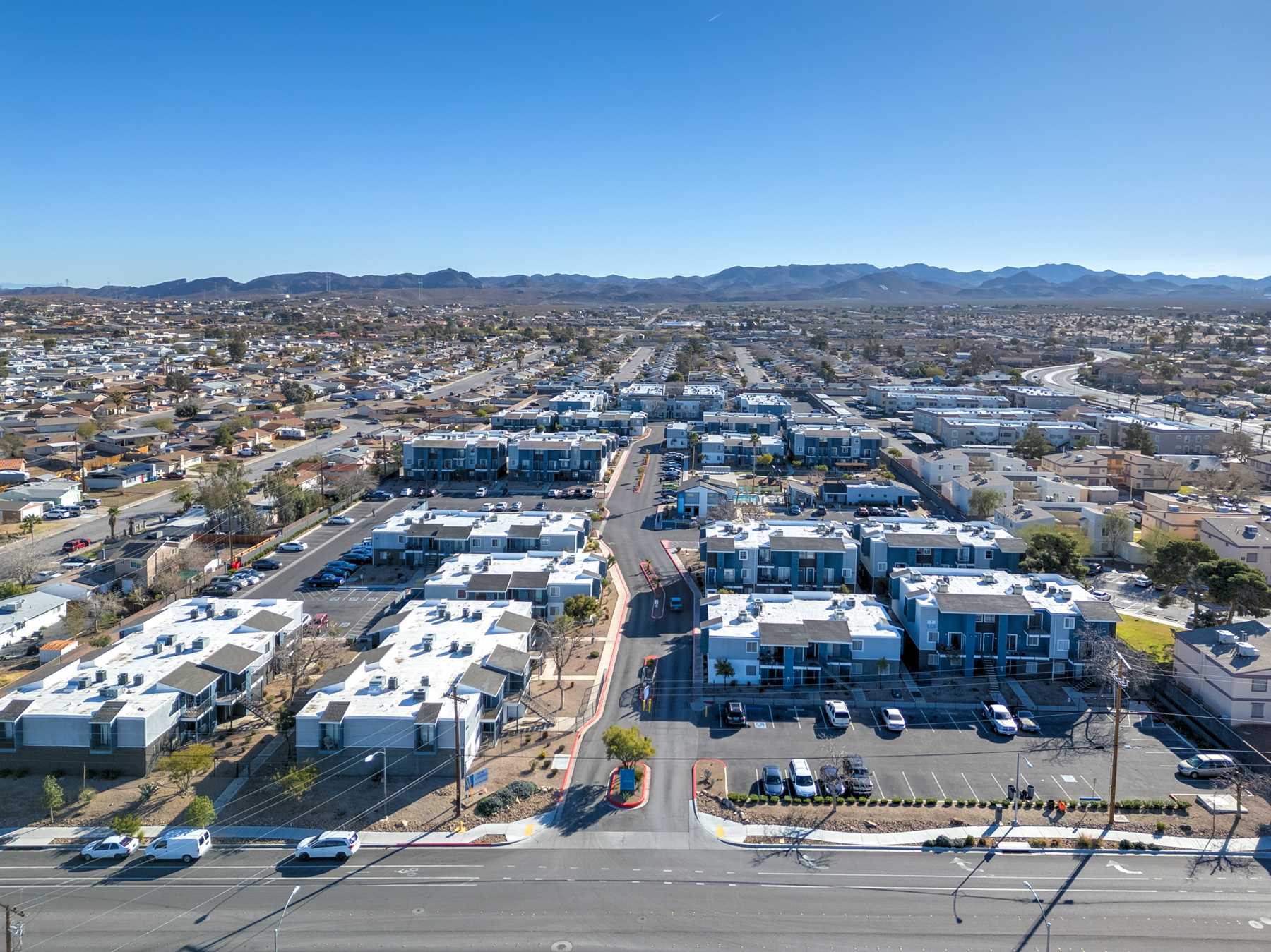 Avison Young brokers $45.5 million sale of a 261-unit apartment property in Henderson, NV