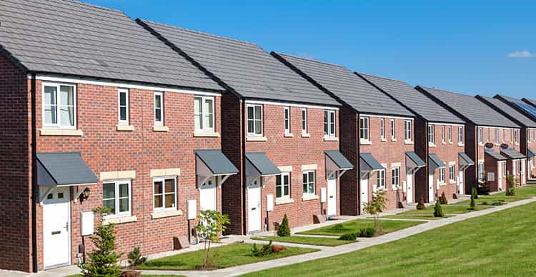 An image of a new build housing estate in the UK