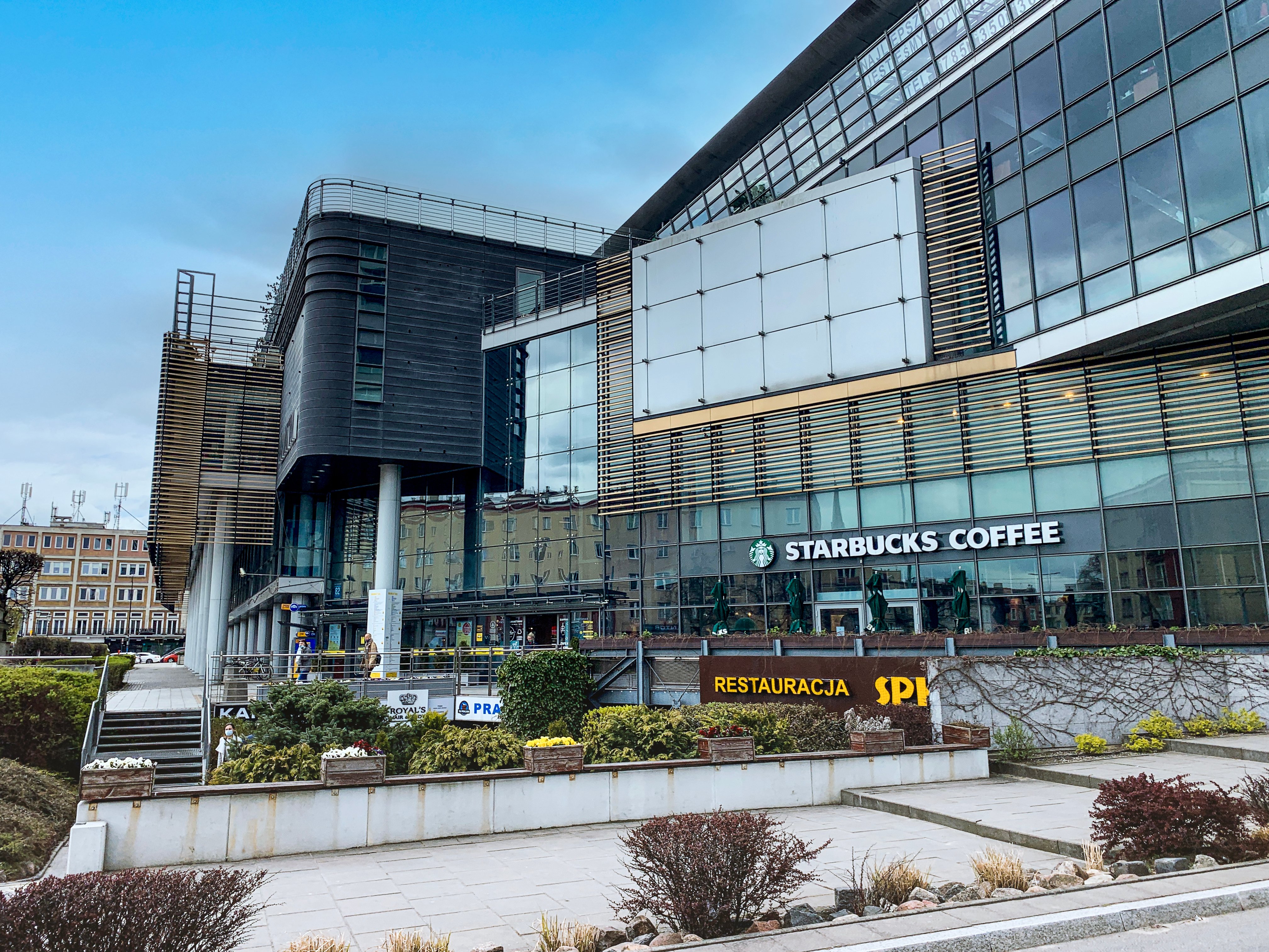Avison Young provided technical advisory to Futureal in a recent purchase of Manhattan Shopping Center